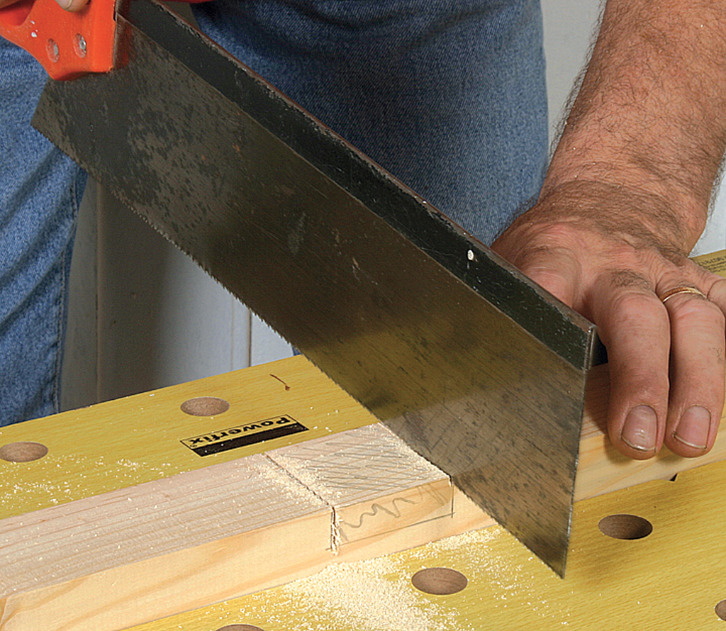 Réaliser une entaille au ciseau de bois