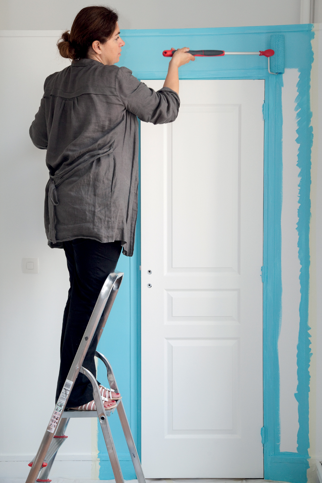 Comment peindre une porte au rouleau ?