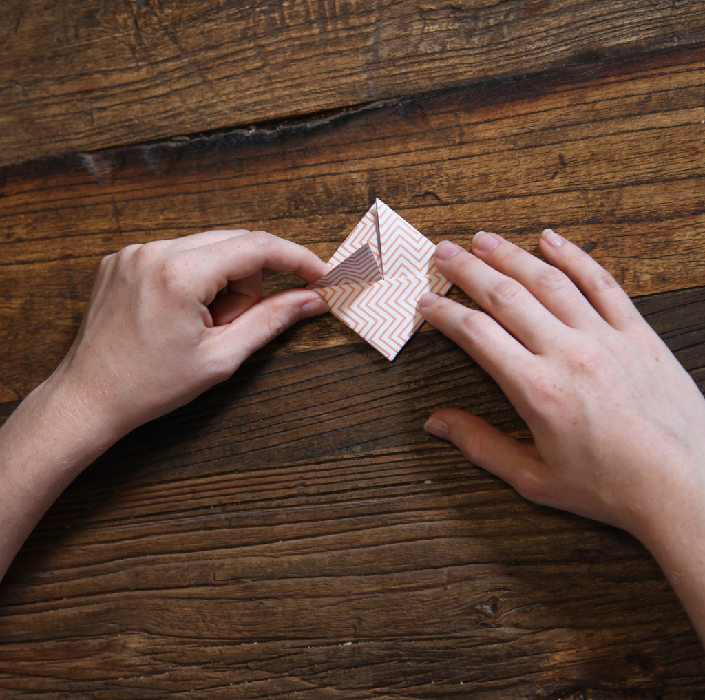 Noel DIY : une decoration de sapin en origami